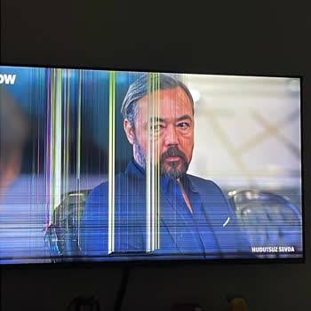 LG Televizyonumun Ekranı Kırıldı, Yedek Parça Bulunamıyor