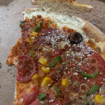 Parmesan Kenar Hayal Kırıklığı: Ekstra Ücretle Boş Kenar