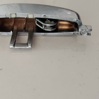 Opel Crosland El Freni Düğmesi Kalitesizliği Ve Yüksek Maliyet