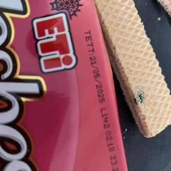 Eti Gıda Hoşbeş Gofretin İçinden Çıkan Şaşırtıcı Madde