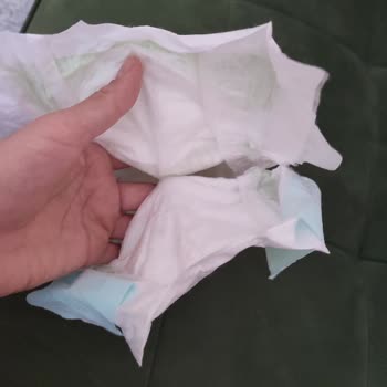 Bebek Bezlerinde Kalite Sorunu: Yapışık Ve Kullanılamaz Ürünler