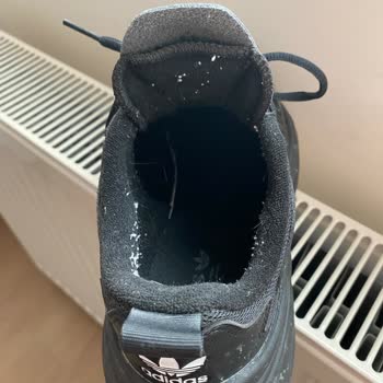 Adidas Ayakkabıda Kalitesiz Malzeme Ve Müşteri Memnuniyetsizliği