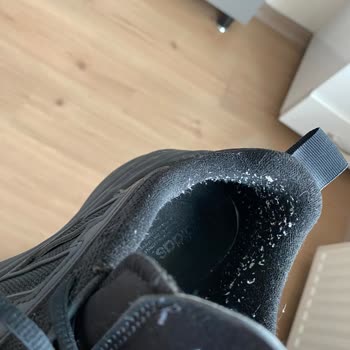 Adidas Ayakkabıda Kalitesiz Malzeme Ve Müşteri Memnuniyetsizliği