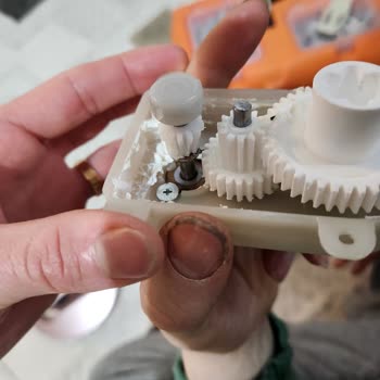 Karaca Grand Gurme Çeyiz Seti: Plastik Dişlilerle Hayal Kırıklığı