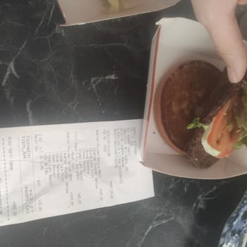 Hayal Kırıklığı Yaratan Hamburger Deneyimi