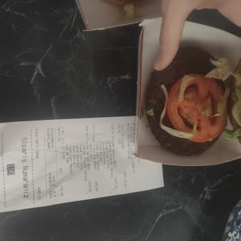 Hayal Kırıklığı Yaratan Hamburger Deneyimi