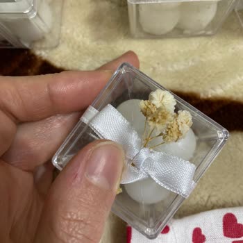 Kırık Mum Kutuları Ve İletişim Sorunu