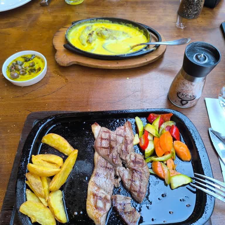 Ercan Steak House Külbastı Yedim Çok Sert Bir Etti
