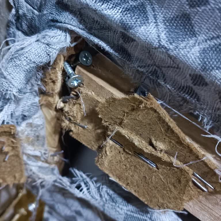 Aldığım Koltuk Takımı 6 Ayda Çöktü Ve Firma Sorunu Sahiplenmiyor