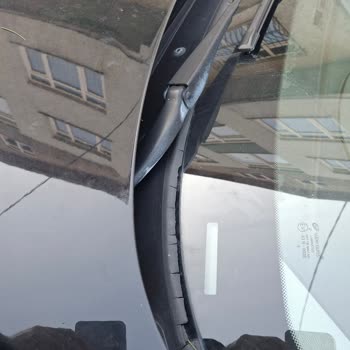 BMW 1 Serisi Kronik Cam Fitili Sorunu