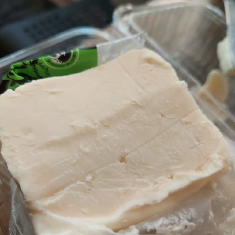 Pembe Peynir Skandalı: Müşteri Sağlığı Tehlikede