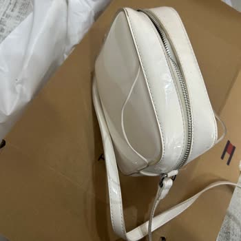 Tommy Hilfiger Çantam Neden Bu Kadar Çabuk Yıprandı