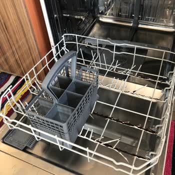 Arçelik Bulaşık Makinesi Telinin Sürekli Paslanması Ve Müşteri Hizmetlerinin Yetersizliği