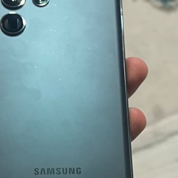 Kırık Ve Kirli Telefon Teslimatı