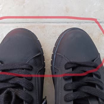 FLO Mağazası'ndan Aldığım Ayakkabıda Üretim Hatası Ve İlgisizlik