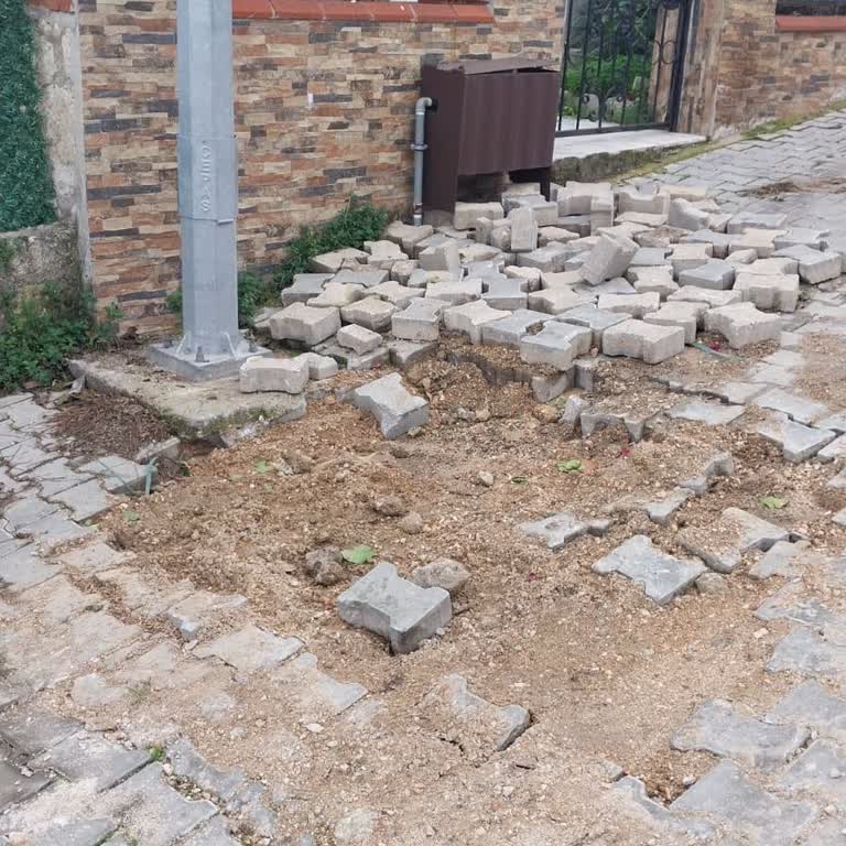 Gediz Elektrik'in İlgisizliği Ve Bekleyen Sokak Lambası Sorunu