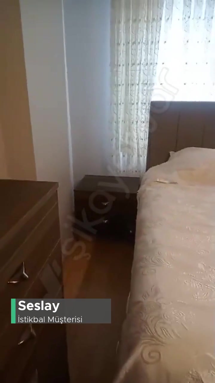 İstikbal Biz Hiç Memnun Değiliz! videonun kapak resmi