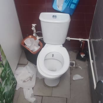 Shell İstasyonunda Korkunç Tuvalet Deneyimi