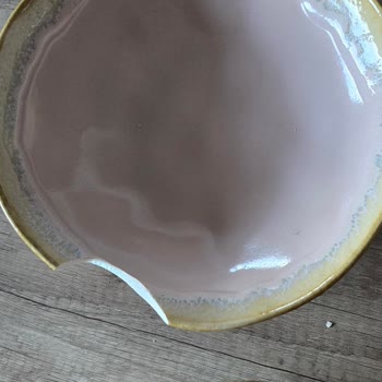 Kırık Tabaklar Ve İlgisiz Müşteri Hizmeti