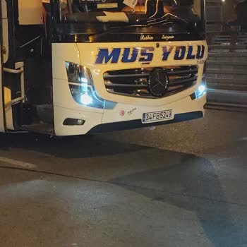 Muş Yolu Firması Yolcuları Soğukta Bekletti