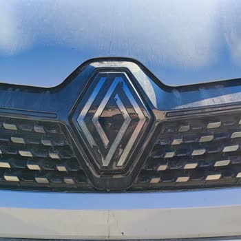 Renault Clio'nun Logo Kalitesi Hayal Kırıklığı Yarattı