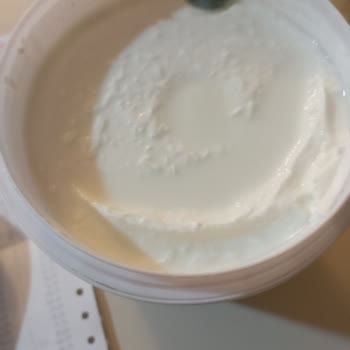 Sütaş Süzme Yoğurt İçinden Küf Çıkması