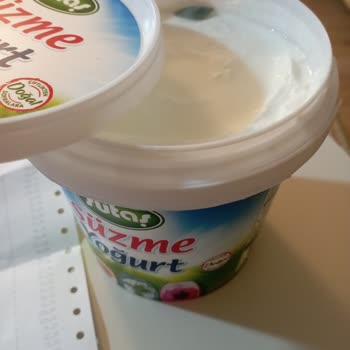 Sütaş Süzme Yoğurt İçinden Küf Çıkması