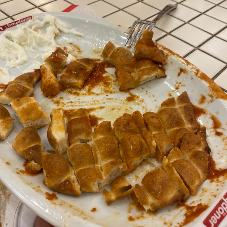 Baydöner Tuzla Viaport: Yoğunluk Olmadan Hizmet Eksikliği Ve Kalitesiz Yemek Deneyimi