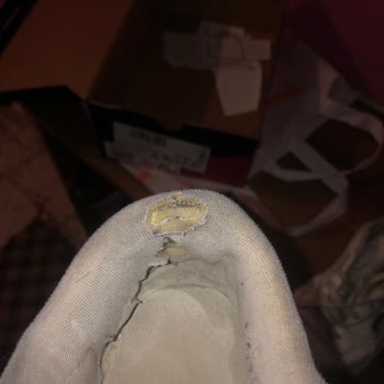 Reebok Ayakkabılarında Tekrarlayan Yırtılma Sorunu