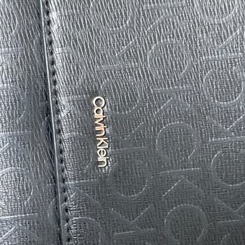 Calvin Klein Çantada Kısa Sürede Amblem Soyulması Ve Boyner'in İlgisizliği