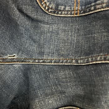 Garantili Denilen Kot Pantolonun Ağ Kısmı Yırtıldı