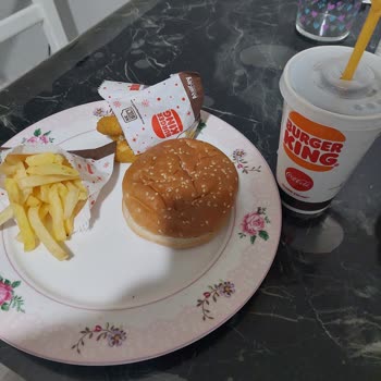 Burger King Siparişimde Eksik Ve Kalitesiz Ürün