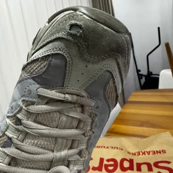 Skechers Ayakkabılarında Beklenmedik Delinme Sorunu