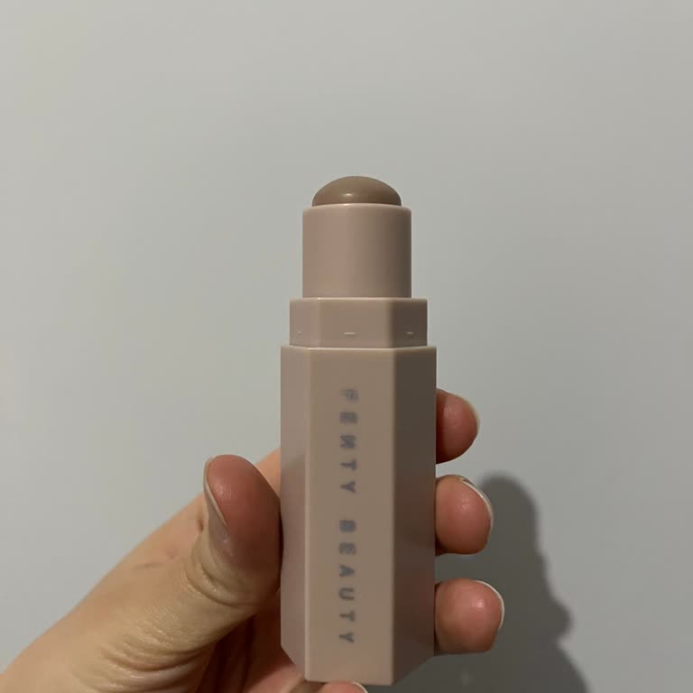 Fenty Beauty Ürünü Cildimde Sivilcelenmeye Sebep Oldu