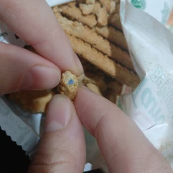 Torku Bisküvi İçinden Plastik Parçası Çıktı!