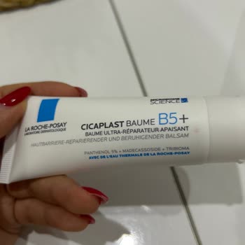 La Roche - Posay Sahte Cica Krem Yüzümü Yaktı