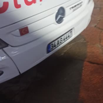 Yazar Tur'un Kaotik Ve Sorumsuz Yolculuğu