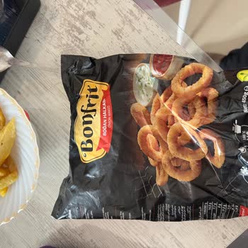 Sanpa Gıda ( Donuk Market ) Bonfrit Soğan Halkasının İçerisinden Uzun Beyaz Plastik Parçalar Çıktı!