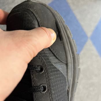 Skechers Botlarımda Şok Edici Deformasyon