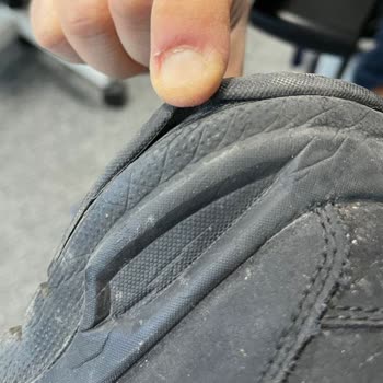 Skechers Botlarımda Şok Edici Deformasyon