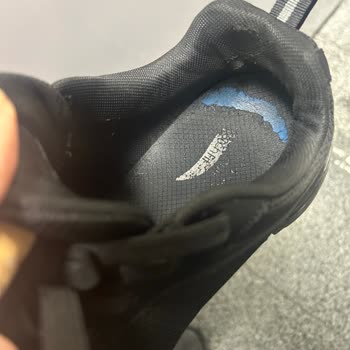 Kalitesiz Skechers Ayakkabı Tabanı Sorunu