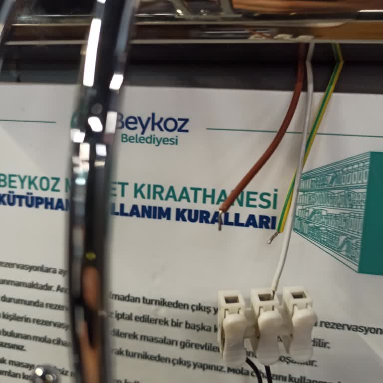 Kütüphane Teknik Sorunları: Arızalı Lambalar Ve Havlu Cihazı