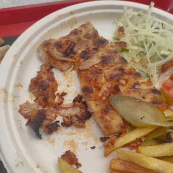 Yaprak Dönercisi Yaprak Dönerde Hayal Kırıklığı: Yanmış Ve Tatsız