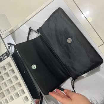 Kaliteli Çanta, Islak Mendil Ve Kolonya Testini Geçemedi