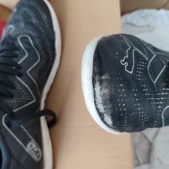 Kalitesiz Ayakkabı Ve Sorumsuz Müşteri Hizmetleri