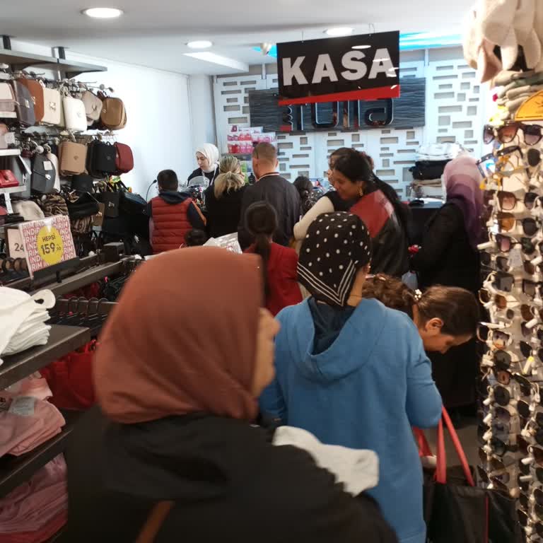 Antalya Serik Şubesinde Uzun Süreli Bekleyiş