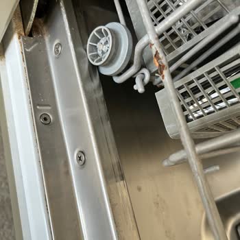 Teka Bulaşık Makinesi: Paslanma Ve Yüksek Servis Ücretleri