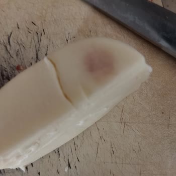 Calmio Kaşar Peynirinde Hızlı Renk Değişimi Ve Küflenme Sorunu