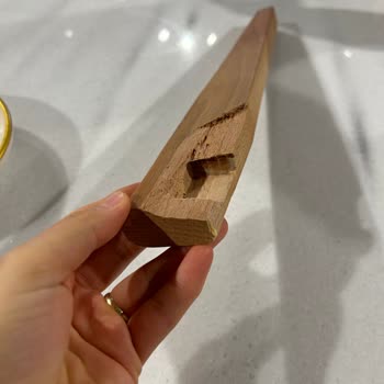 Ahmet Ayazbey Masa Sandalye Ayakları Sallanmaya Başladı ve Kırıldı