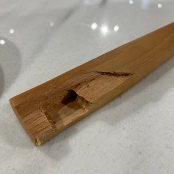 Ahmet Ayazbey Masa Sandalye Ayakları Sallanmaya Başladı ve Kırıldı